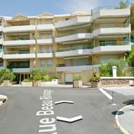 A Raphael Avec Terrasse 43 M²